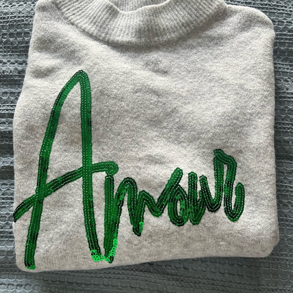 Gray Sweater with Green Sequin 'Amour'